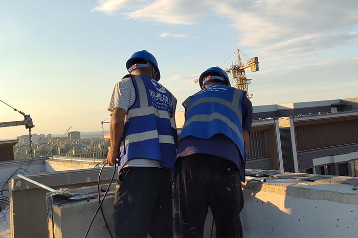 明亮照明集團(tuán)亮化施工團(tuán)隊(duì)