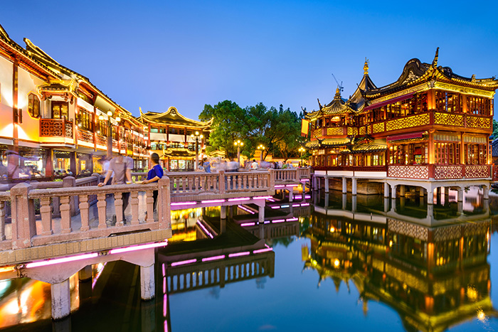 當周邊景區(qū)靠燈光亮化賺足人氣，你的景區(qū)怎能甘心只做白天的生意？?