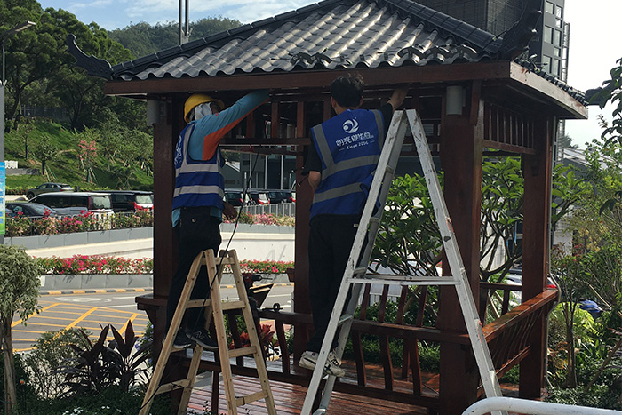 明亮照明：18年深耕戶外亮化，一站式解決方案點亮香港璀璨