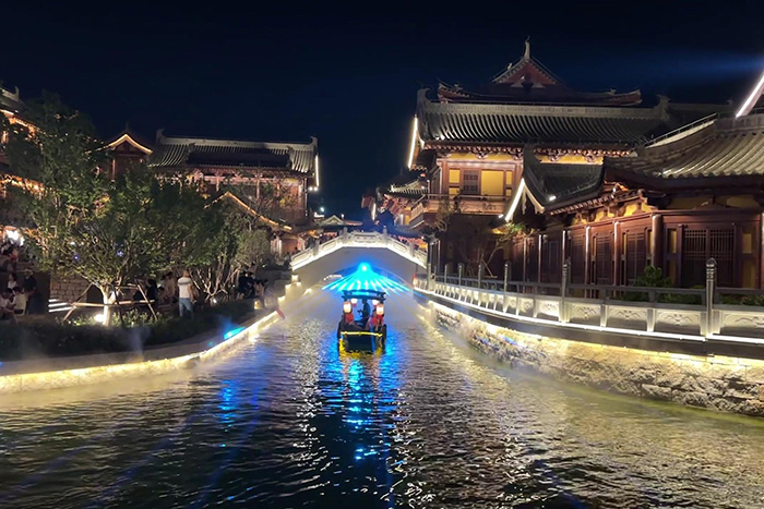 墨痕燈影：書法藝術與景區(qū)亮化的筆墨交融